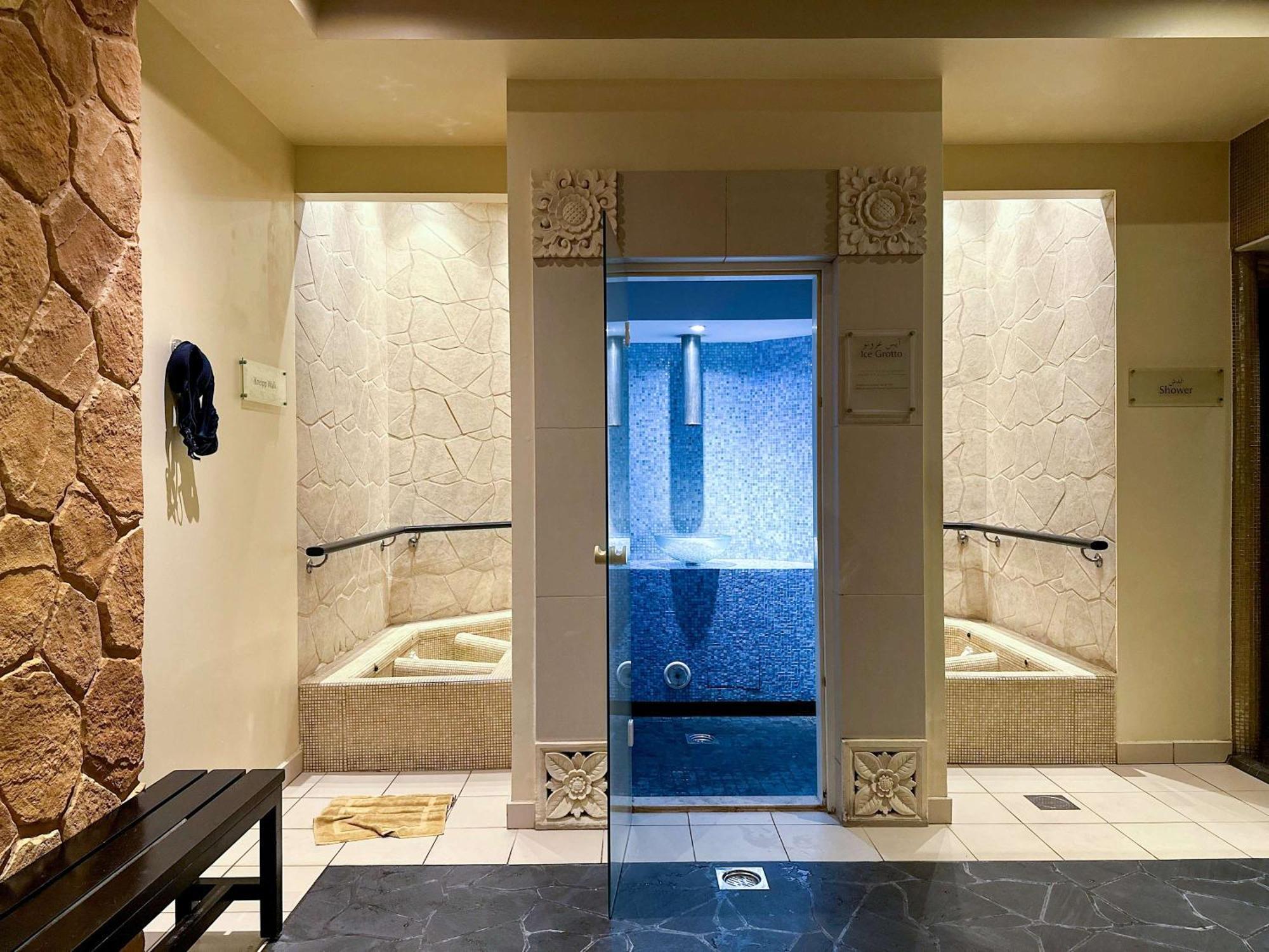 Fabulous 1 Bedroom Apartment At 5 Star Resort Dubaj Kültér fotó